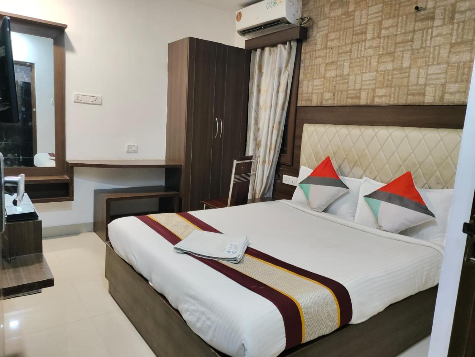 Khaleej Residency Near U S Embassy Hotel Chennai Exterior photo